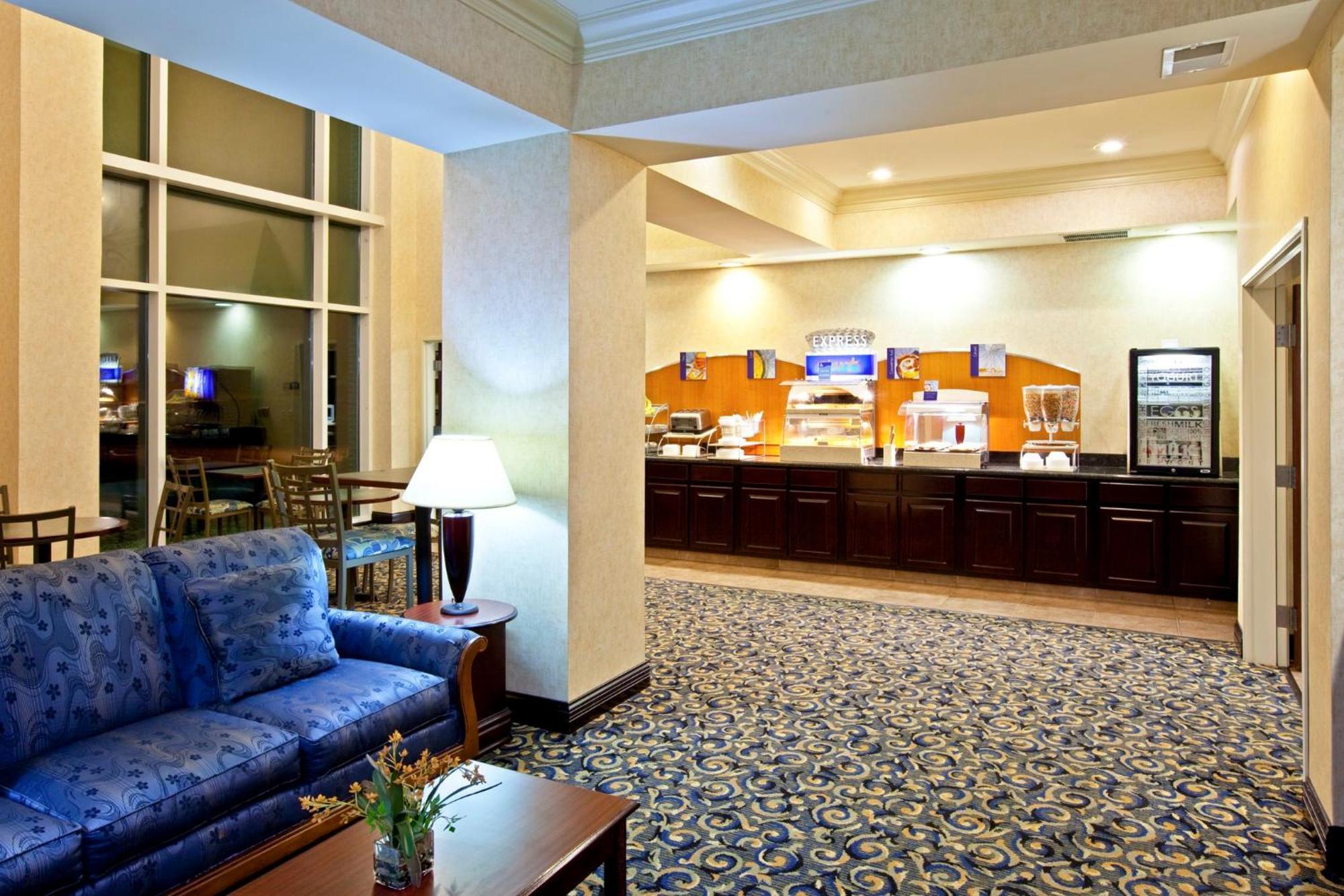 Holiday Inn Express Hotel & Suites Frankfort By Ihg Eksteriør billede