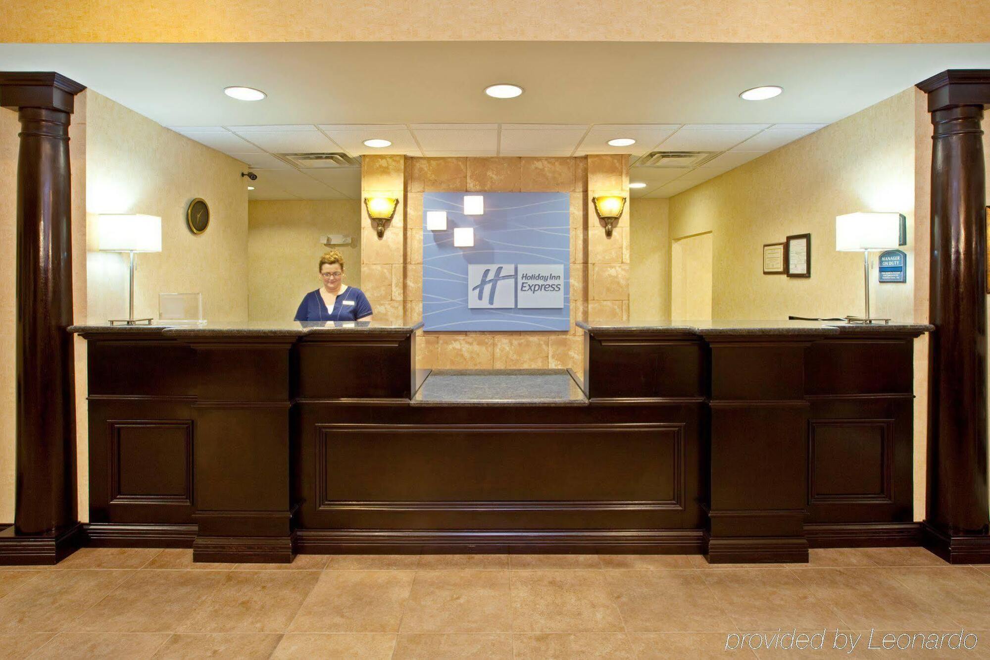 Holiday Inn Express Hotel & Suites Frankfort By Ihg Eksteriør billede