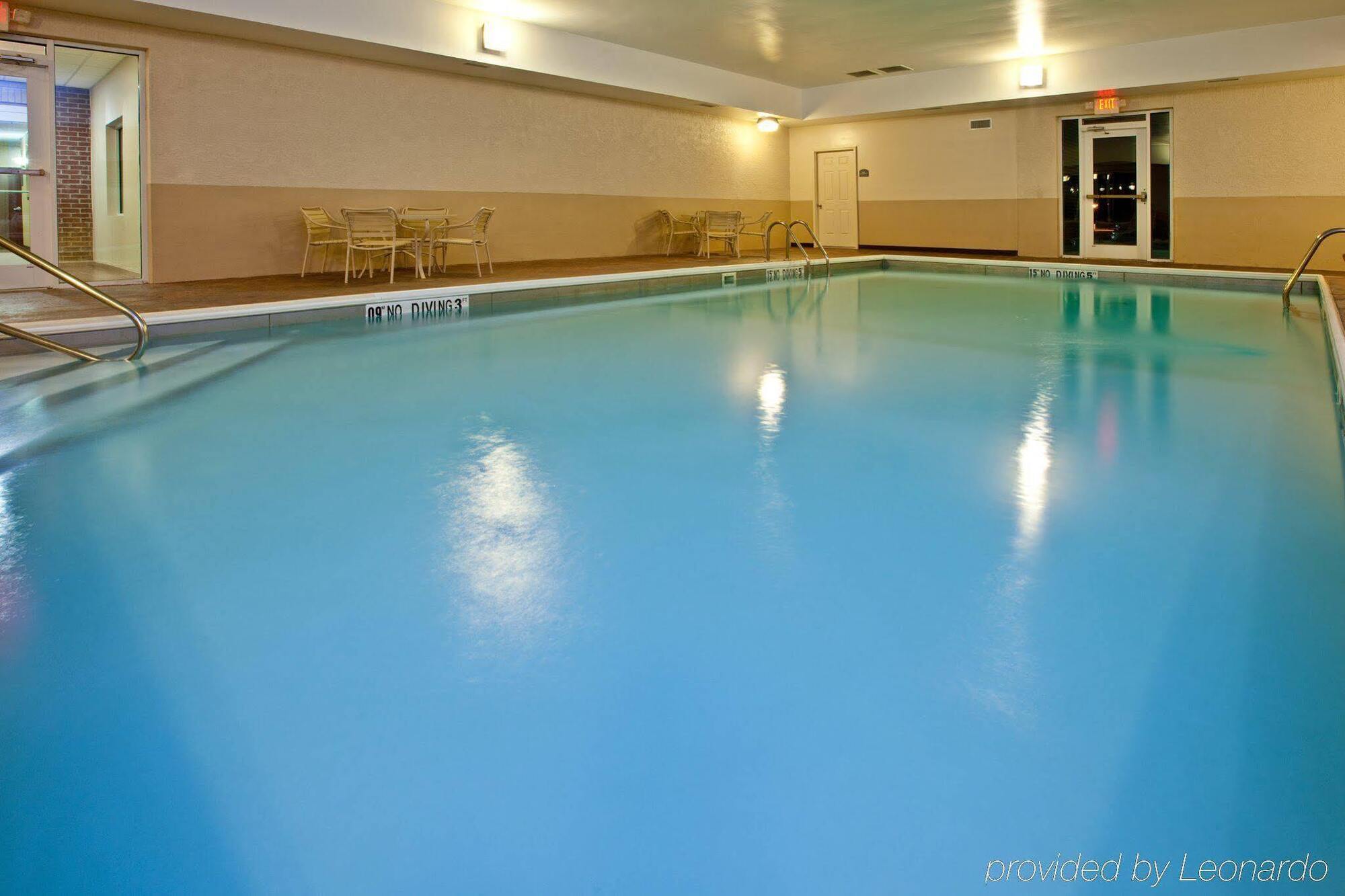 Holiday Inn Express Hotel & Suites Frankfort By Ihg Eksteriør billede