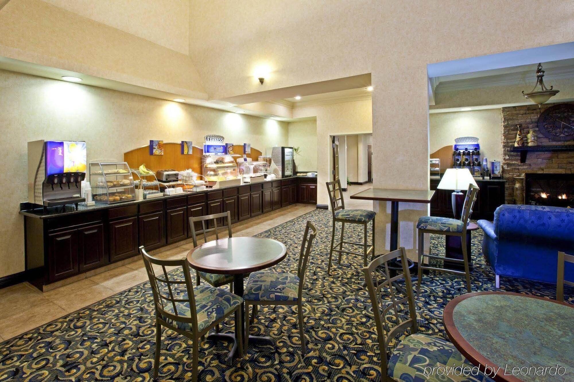 Holiday Inn Express Hotel & Suites Frankfort By Ihg Eksteriør billede